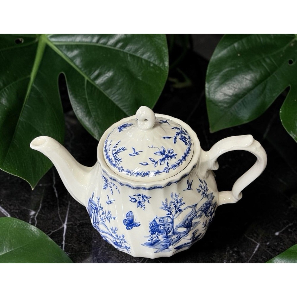 Churchill Toile China Teapot Tea Pot Countryside Butterfly Bird Vintage England